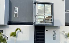 Casa Comoda Con Piscina